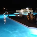 A Naturiste Le Tiki