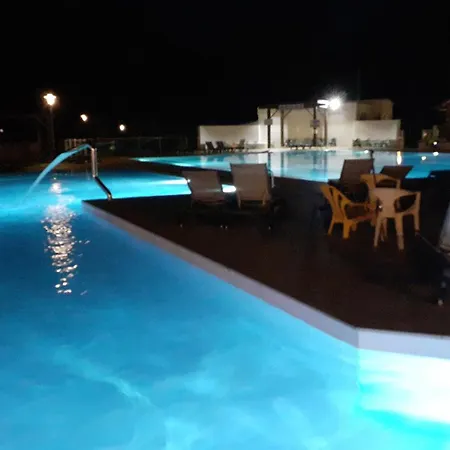 A Naturiste Le Tiki