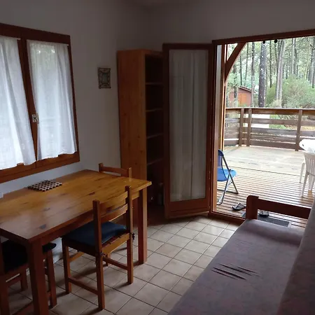 A Naturiste Le Tiki *