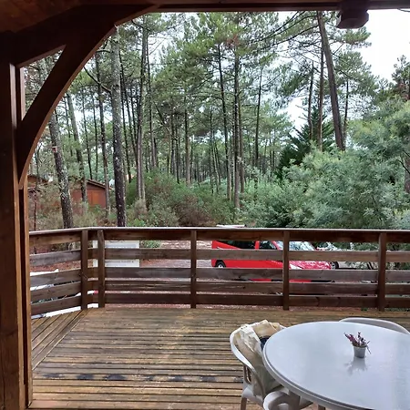 A Naturiste Le Tiki Chalet *