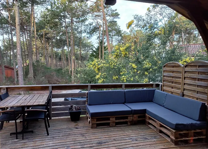A Naturiste Le Tiki