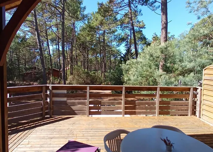 A Naturiste Le Tiki